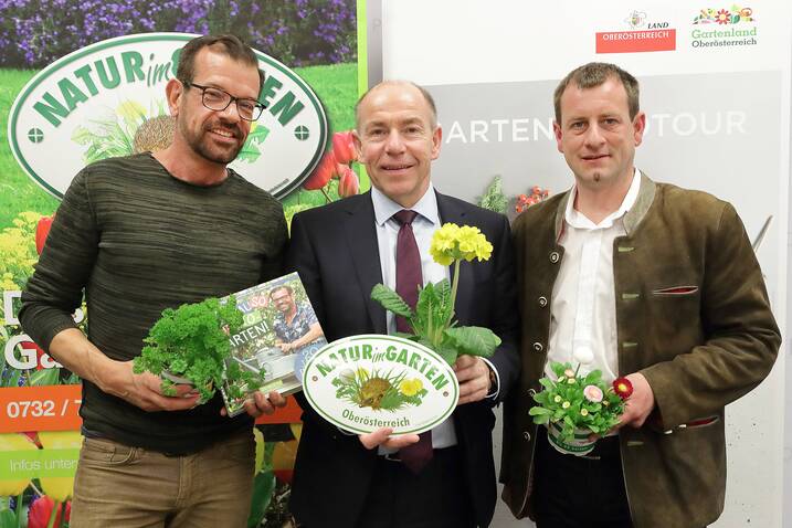 Mit dem Gartenland OÖ on Tour: v.l. Biogärtner Karl Ploberger, Agrar-Landesrat Max Hiegelsberger und Landesgärtnermeister Hannes Hofmüller